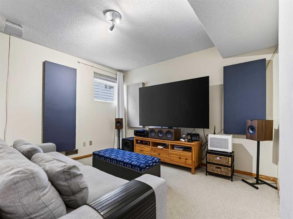 115 Wood Valley Court Sw, Calgary, AB - Indoor Photo Showing Bedroom