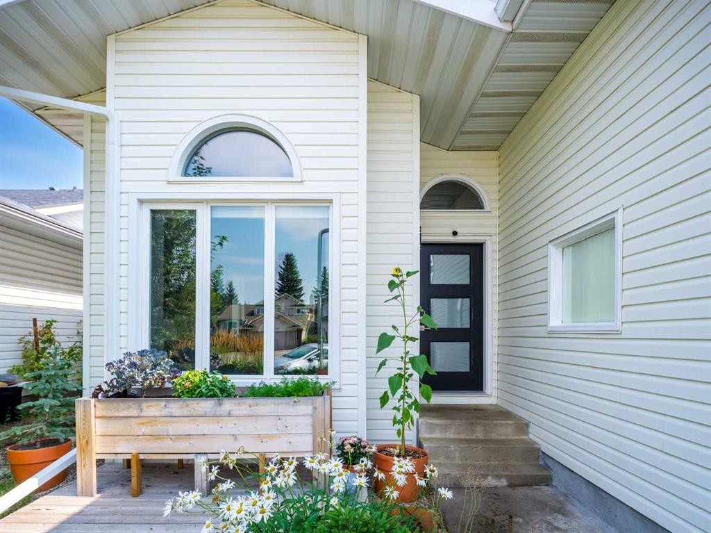115 Wood Valley Court Sw, Calgary, AB - Outdoor With Exterior