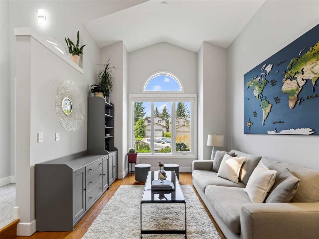 115 Wood Valley Court Sw, Calgary, AB - Indoor Photo Showing Living Room