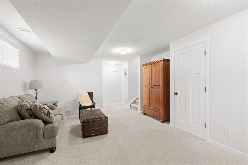 45 Willow Green Way, Cochrane, AB - Indoor
