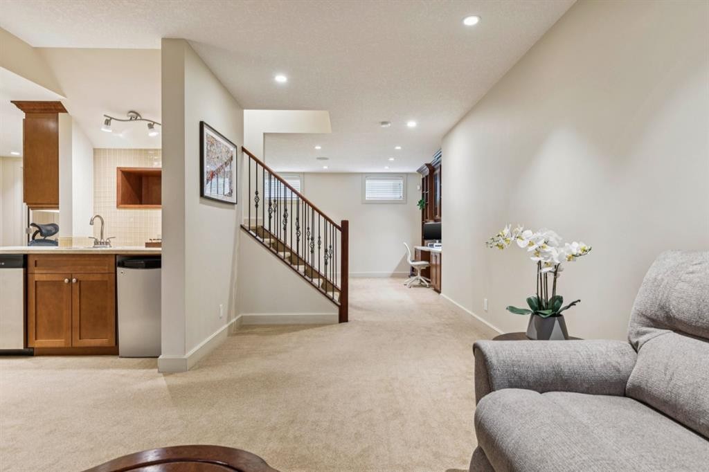 174 Sienna Hills Drive Sw, Calgary, AB - Indoor