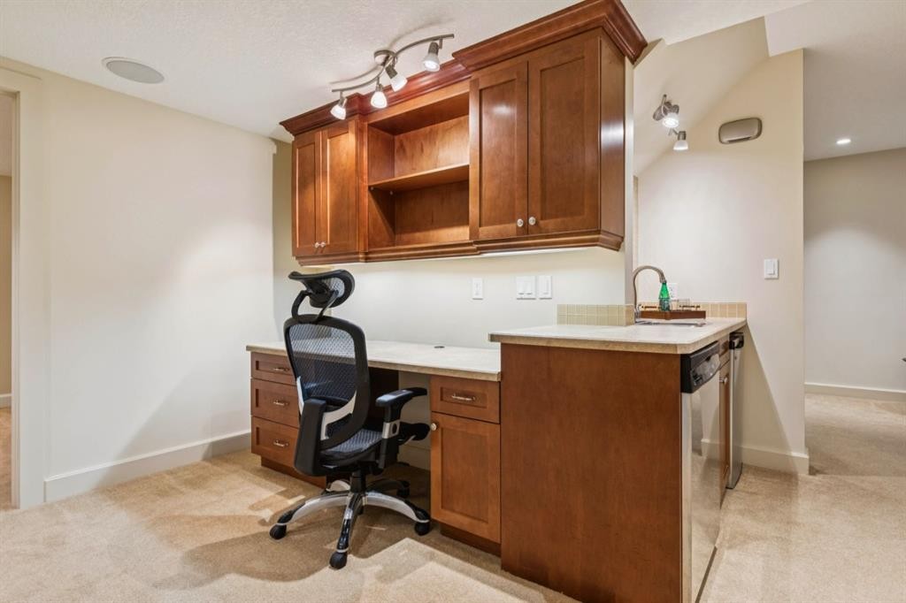 174 Sienna Hills Drive Sw, Calgary, AB - Indoor