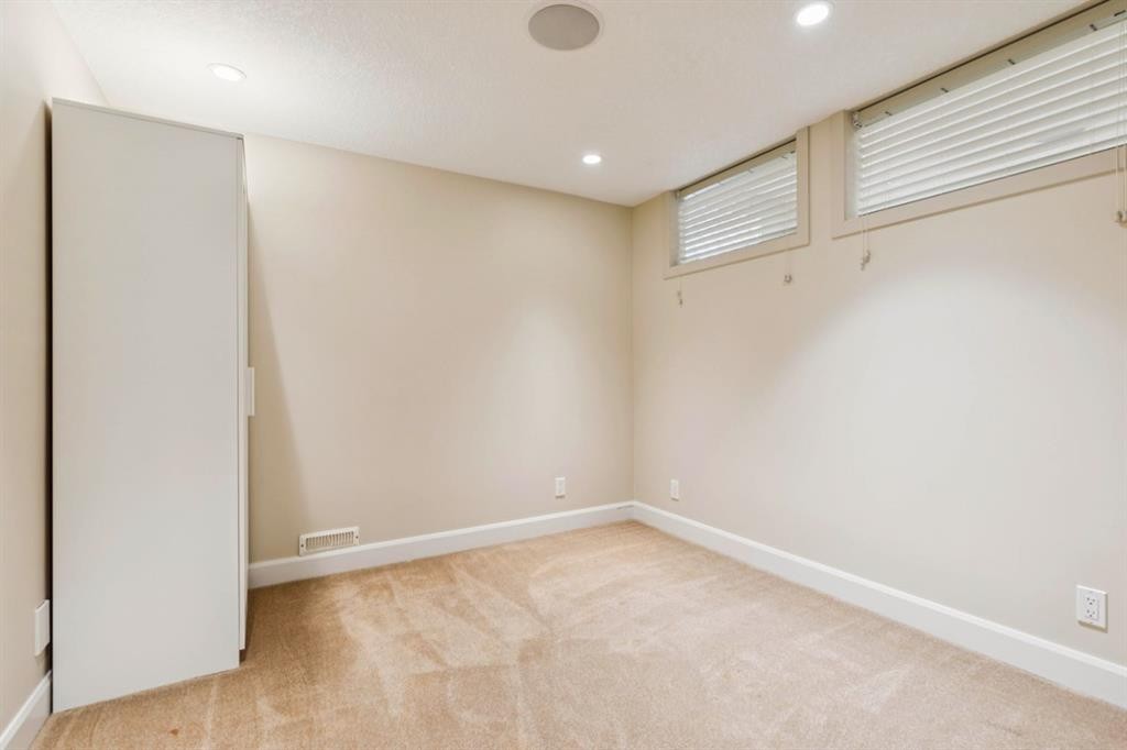 174 Sienna Hills Drive Sw, Calgary, AB - Indoor Photo Showing Other Room