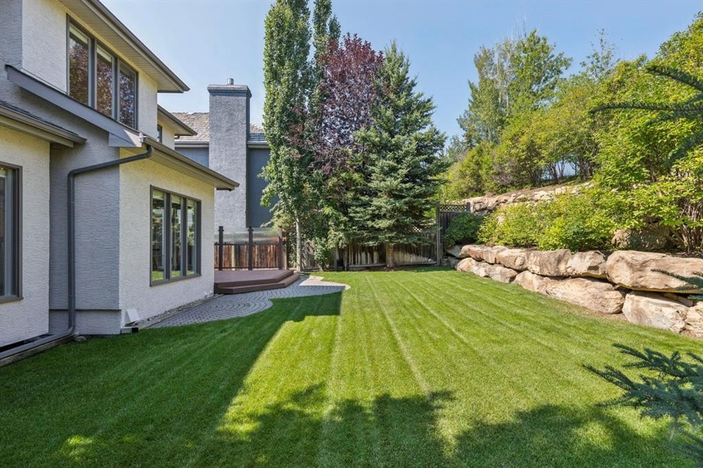 174 Sienna Hills Drive Sw, Calgary, AB - Outdoor