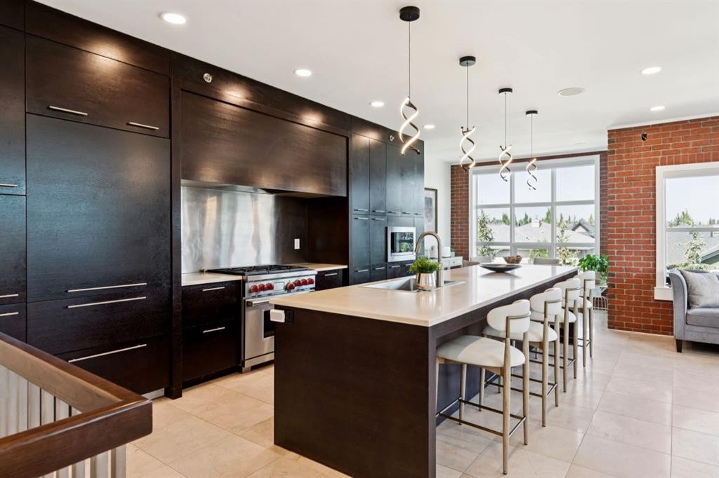 424 Aspen Meadows Hill Sw, Calgary, AB - Indoor Photo Showing Kitchen With Upgraded Kitchen