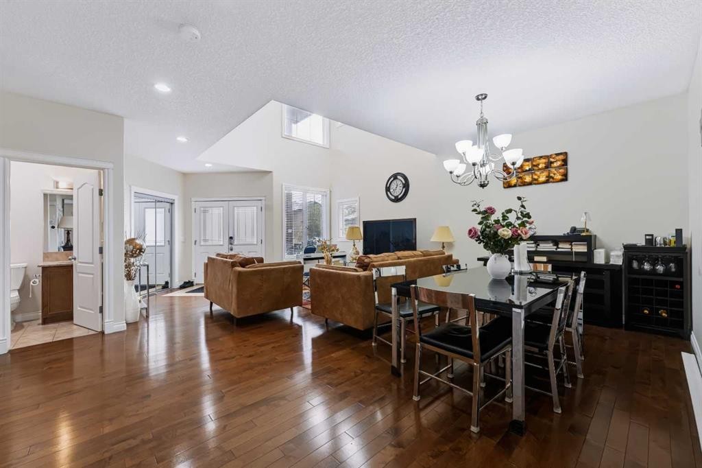8245 Saddlebrook Drive Ne, Calgary, AB - Indoor Photo Showing Dining Room