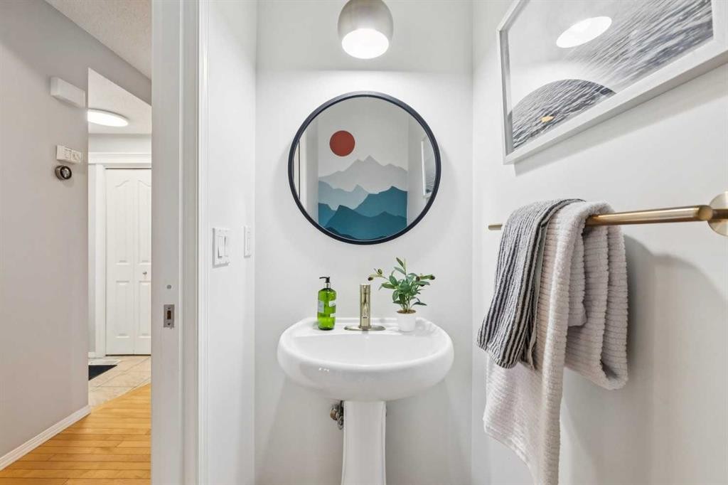 258 West Ranch Place Sw, Calgary, AB - Indoor Photo Showing Bathroom