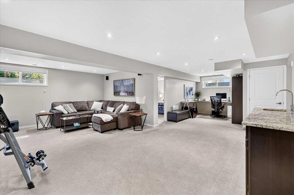 122 Royal Birkdale Crescent Nw, Calgary, AB - Indoor