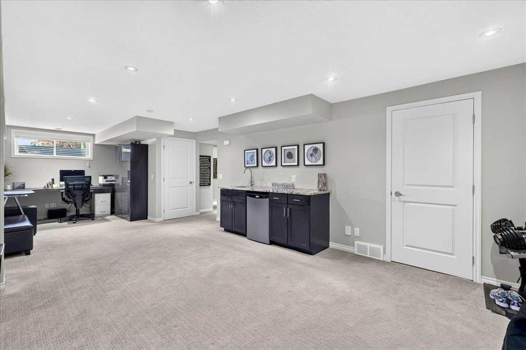 122 Royal Birkdale Crescent Nw, Calgary, AB - Indoor