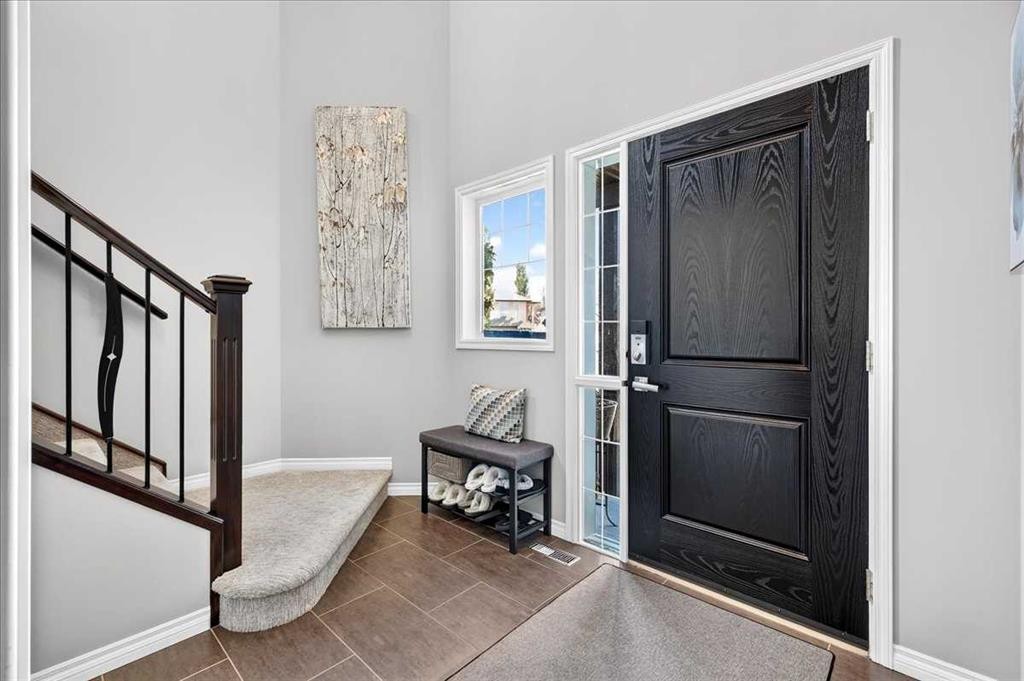 122 Royal Birkdale Crescent Nw, Calgary, AB - Indoor Photo Showing Other Room