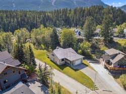 106 Rummel Place Canmore, AB T1W 2N4