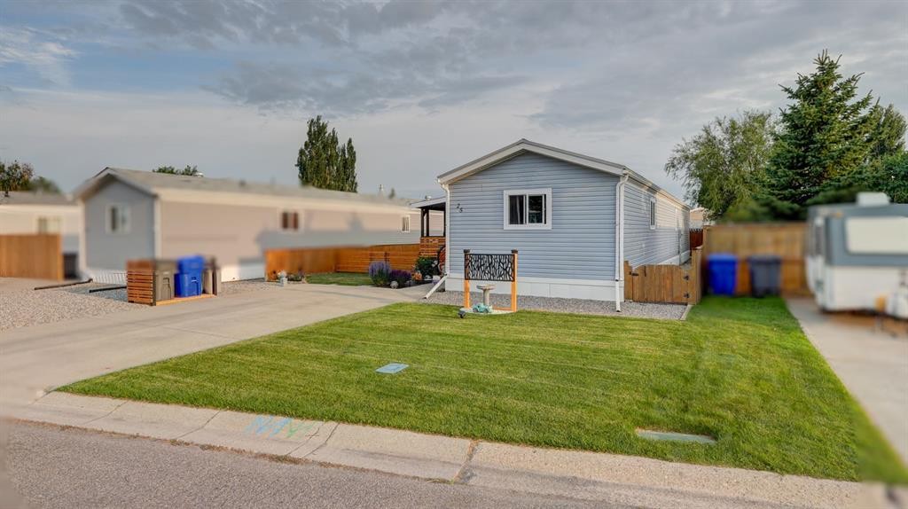 25 Westover Crescent West, Claresholm, AB - Outdoor