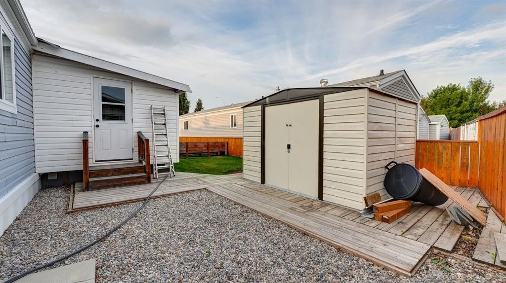25 Westover Crescent West, Claresholm, AB - Outdoor With Exterior