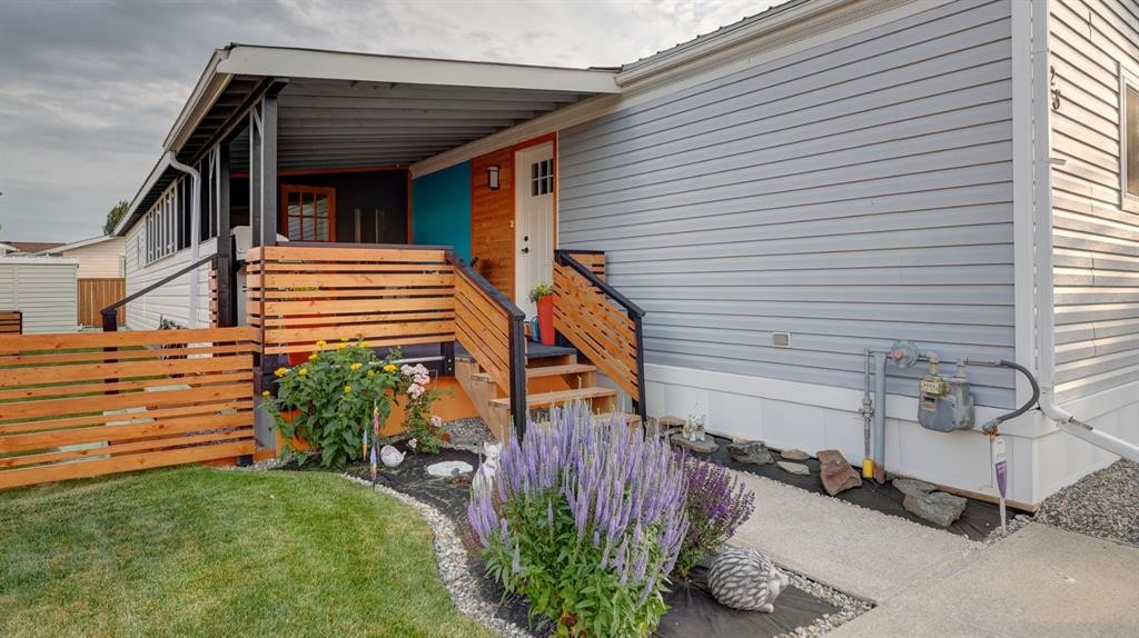 25 Westover Crescent West, Claresholm, AB - Outdoor With Exterior