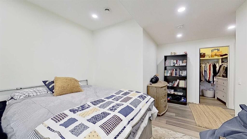 107 Auburn Sound Cove Se, Calgary, AB - Indoor Photo Showing Bedroom