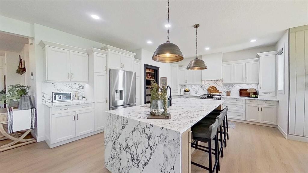 107 Auburn Sound Cove Se, Calgary, AB - Indoor Photo Showing Kitchen With Upgraded Kitchen