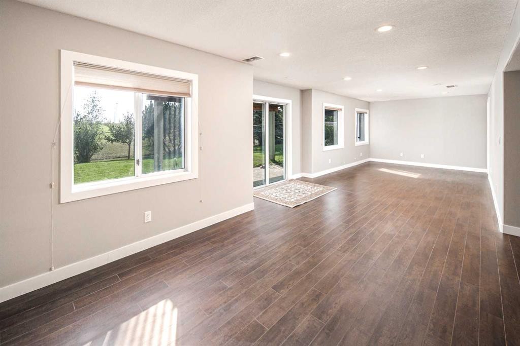 131 Edgebrook Close Nw, Calgary, AB - Indoor Photo Showing Other Room