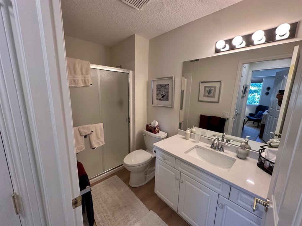 3338-1818 Simcoe Boulevard Sw, Calgary, AB - Indoor Photo Showing Bathroom
