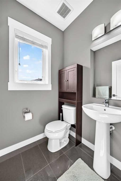 2-111 Rainbow Falls Gate, Chestermere, AB