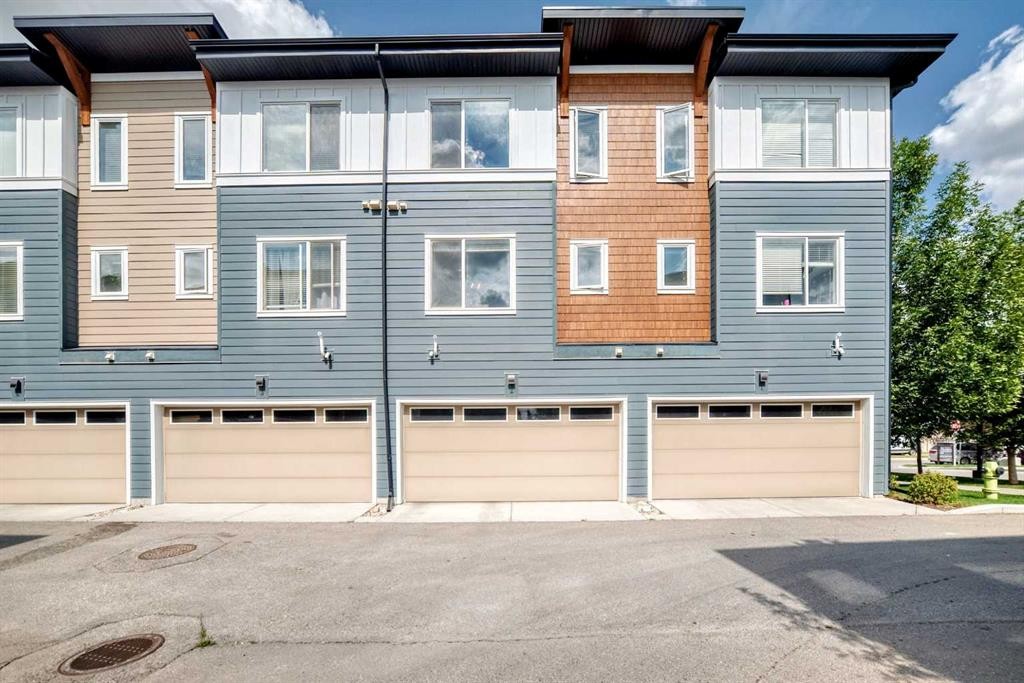 2-111 Rainbow Falls Gate, Chestermere, AB