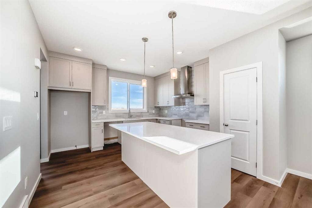 608 Sora Boulevard Se, Calgary, AB