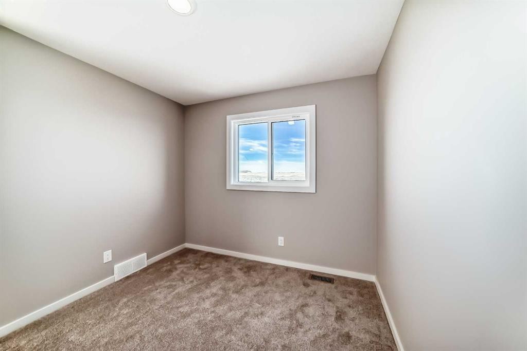608 Sora Boulevard Se, Calgary, AB