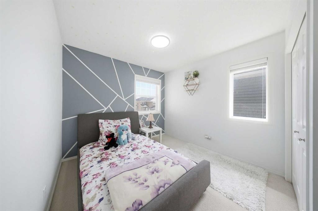 19 Martha'S Meadow Close Ne, Calgary, AB - Indoor Photo Showing Bedroom