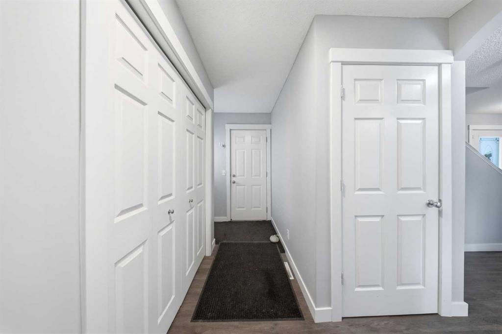 19 Martha'S Meadow Close Ne, Calgary, AB - Indoor Photo Showing Other Room