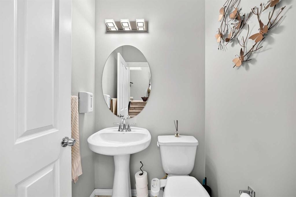 8 Skyview Point Terrace Ne, Calgary, AB - Indoor Photo Showing Bathroom