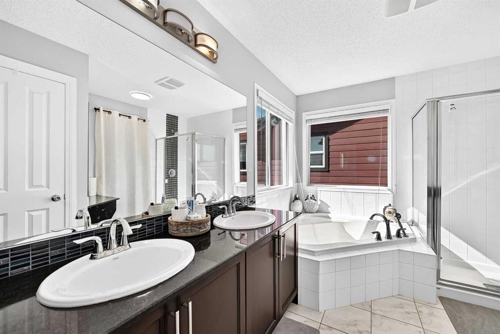 8 Skyview Point Terrace Ne, Calgary, AB - Indoor Photo Showing Bathroom