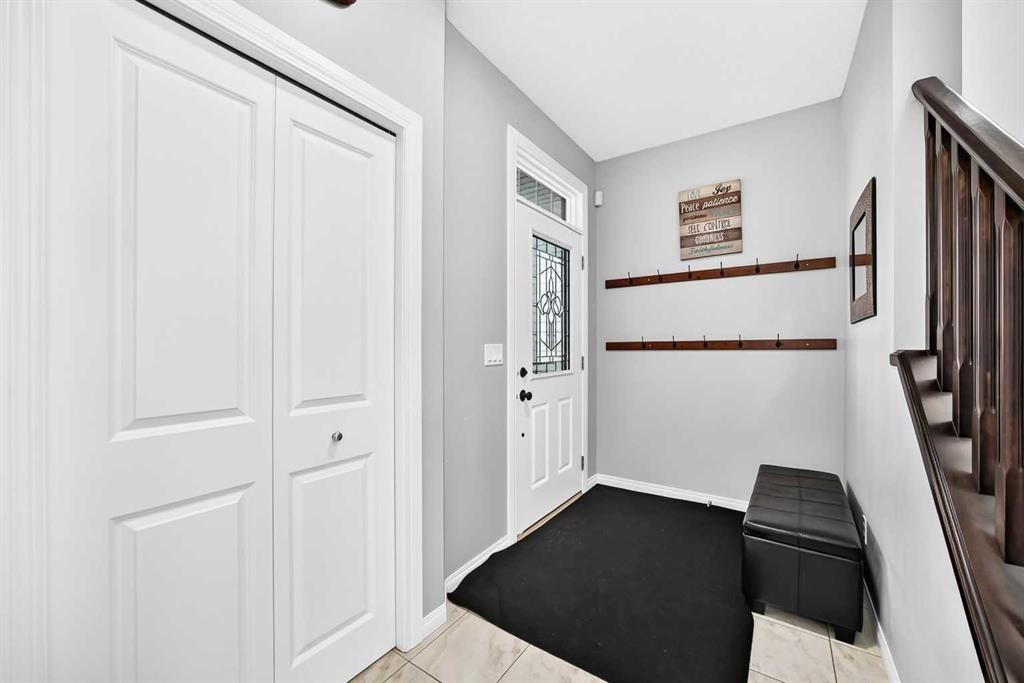 8 Skyview Point Terrace Ne, Calgary, AB - Indoor Photo Showing Other Room