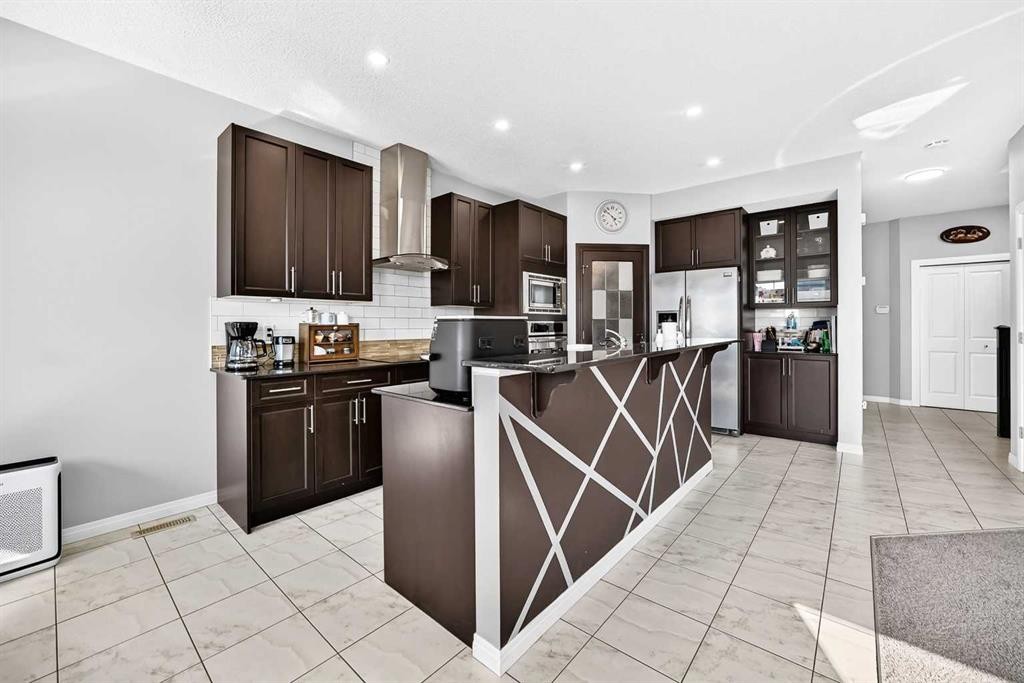8 Skyview Point Terrace Ne, Calgary, AB - Indoor Photo Showing Kitchen