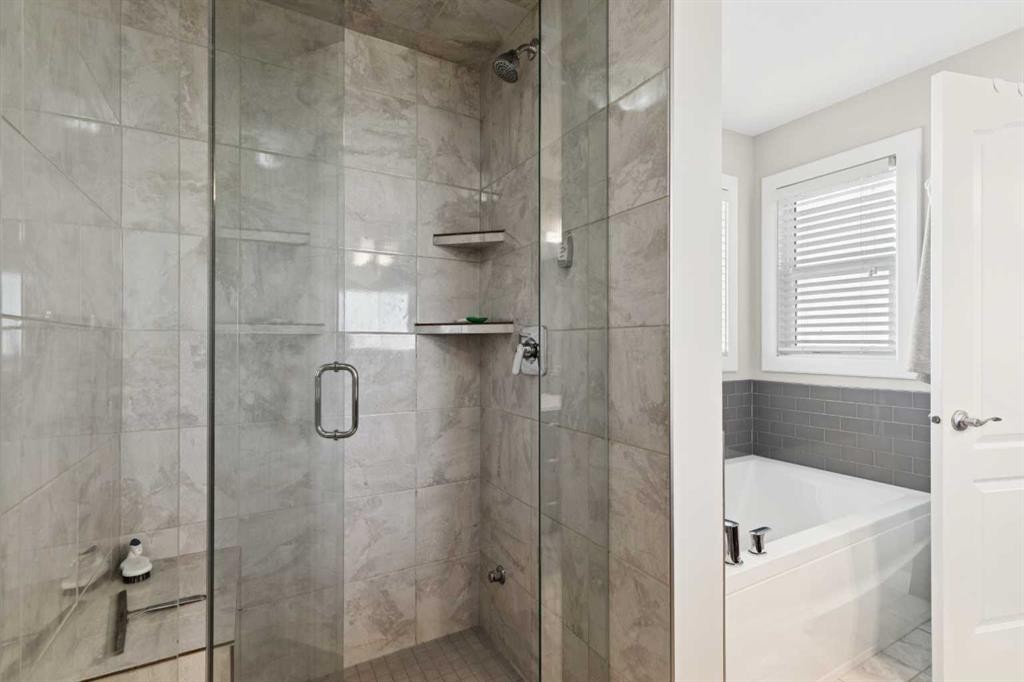215 Redstone Heights Ne, Calgary, AB - Indoor Photo Showing Bathroom