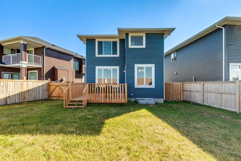 215 Redstone Heights Ne, Calgary, AB - Outdoor