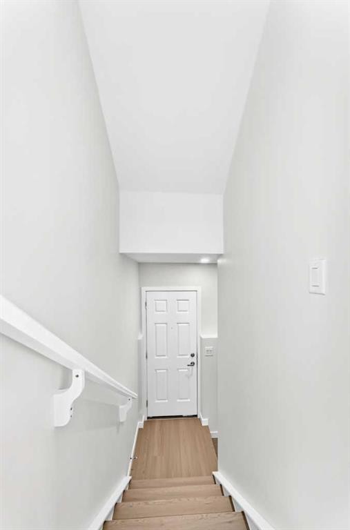 105 Magnolia Manor Se, Calgary, AB - Indoor Photo Showing Other Room