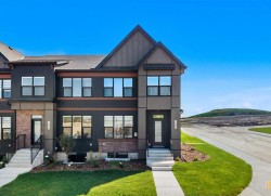 2061 Vantage Way SWAirdrie, AB T4B 5Y5