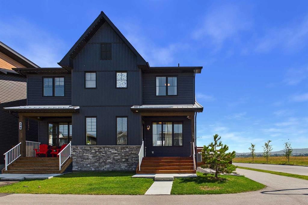 182 Rowley Gate Nw, Calgary, AB - Outdoor With Facade