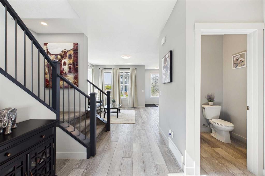 182 Rowley Gate Nw, Calgary, AB - Indoor Photo Showing Other Room