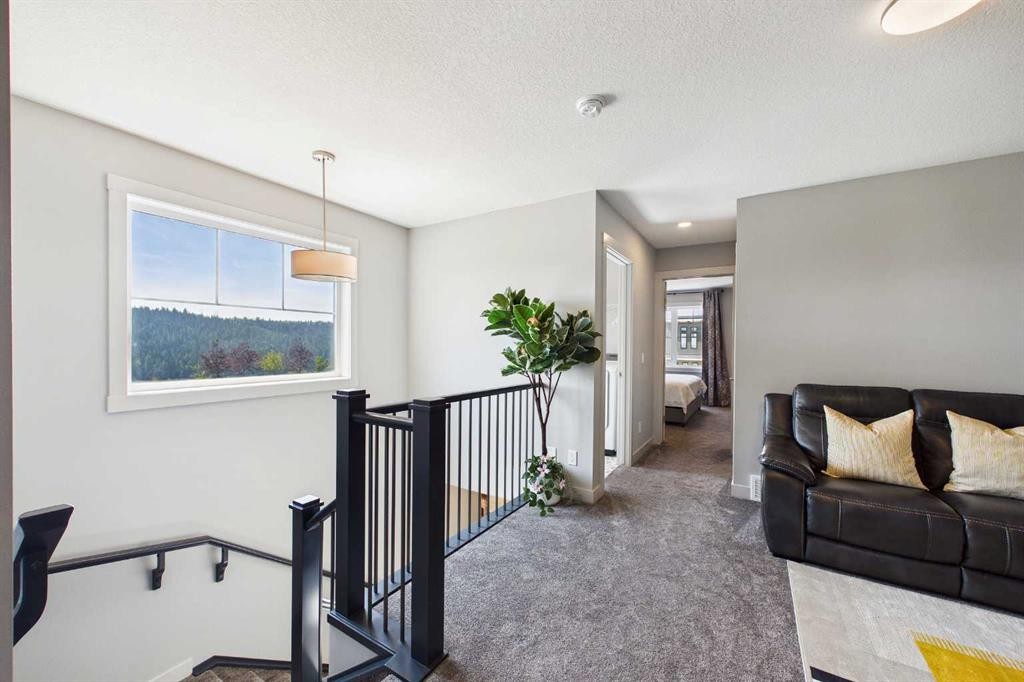 182 Rowley Gate Nw, Calgary, AB - Indoor