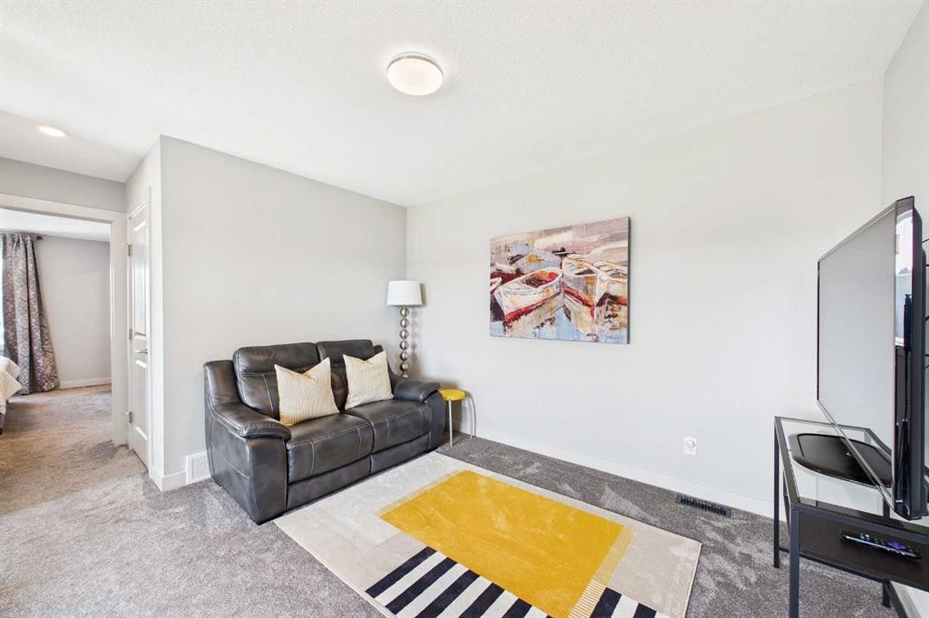182 Rowley Gate Nw, Calgary, AB - Indoor Photo Showing Living Room