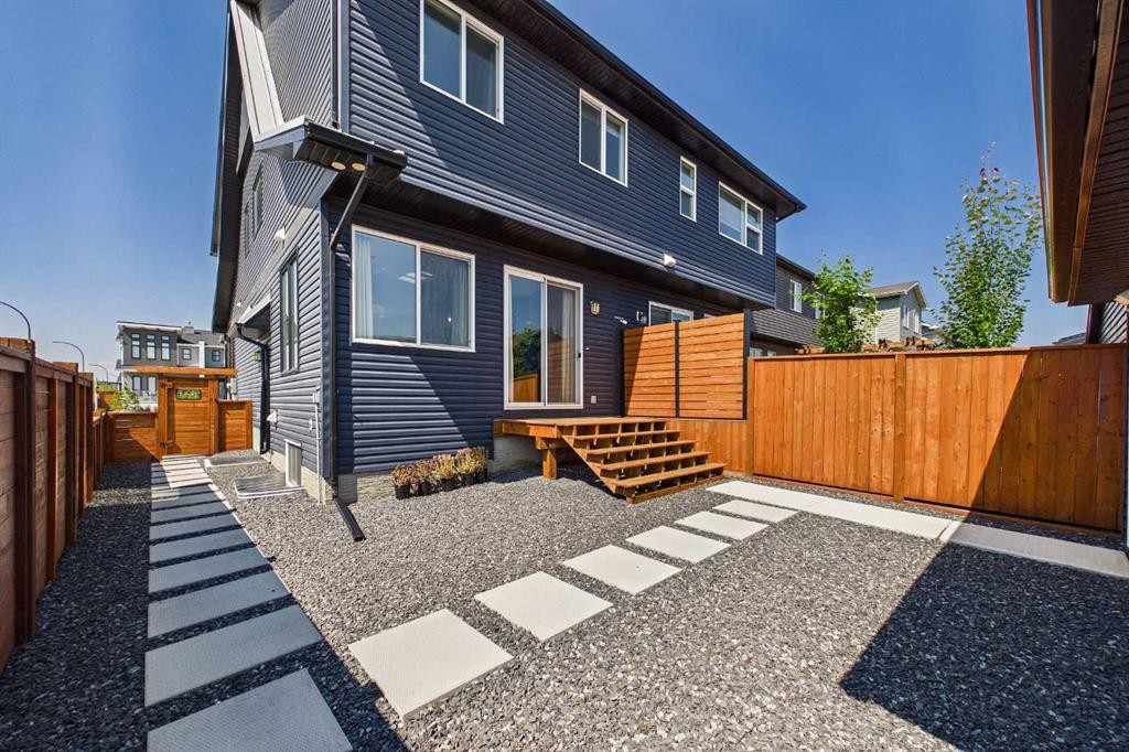 182 Rowley Gate Nw, Calgary, AB - Outdoor With Exterior