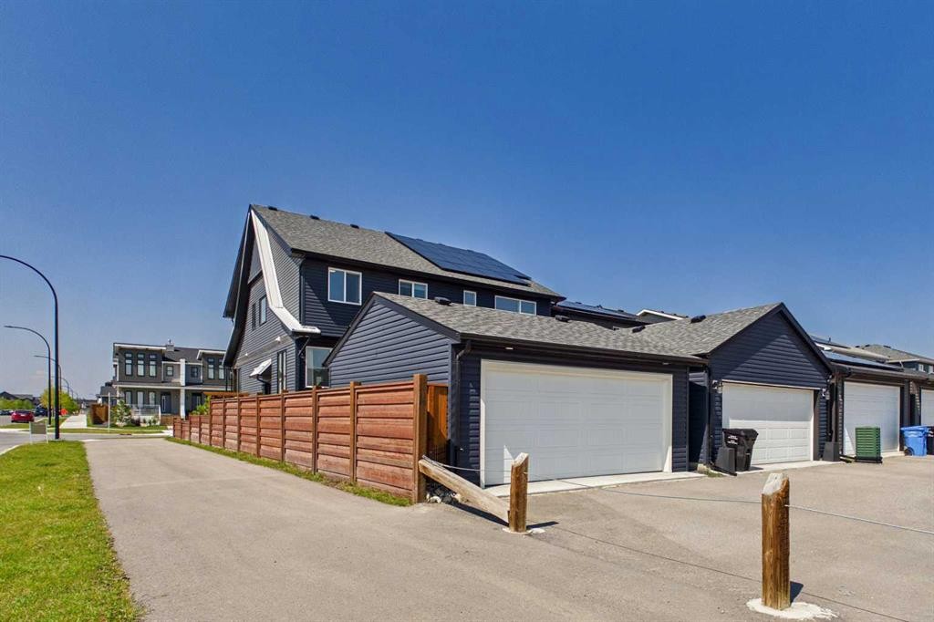 182 Rowley Gate Nw, Calgary, AB - Outdoor