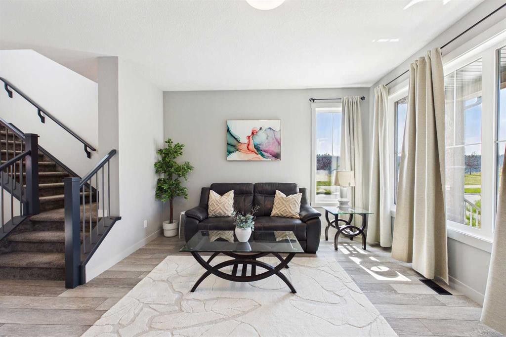 182 Rowley Gate Nw, Calgary, AB - Indoor