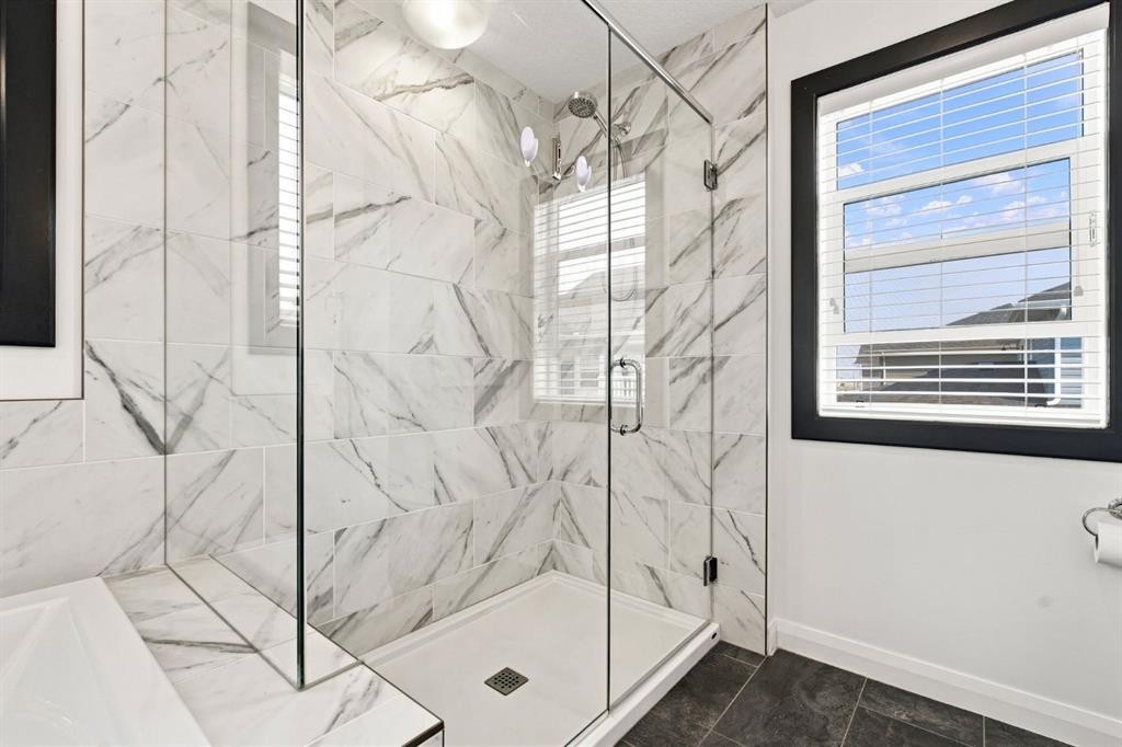 218 Boulder Creek Place, Langdon, AB - Indoor Photo Showing Bathroom