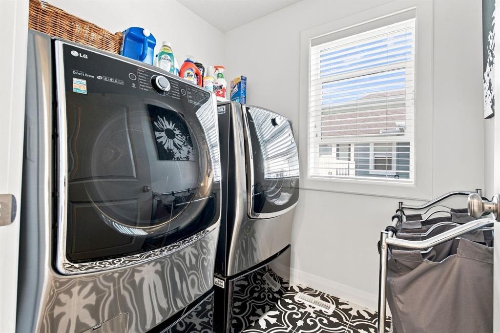 218 Boulder Creek Place, Langdon, AB - Indoor Photo Showing Laundry Room