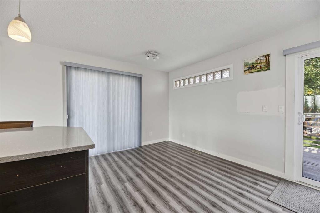 8035 Huntwick Crescent Ne, Calgary, AB - Indoor Photo Showing Other Room