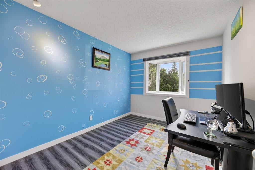 8035 Huntwick Crescent Ne, Calgary, AB - Indoor Photo Showing Office