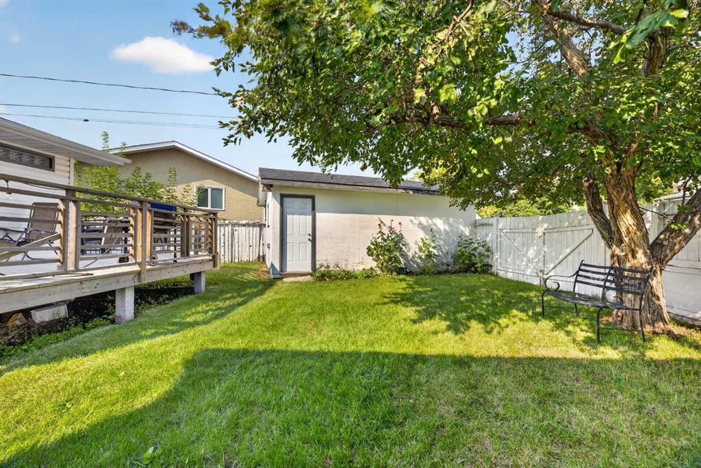 8035 Huntwick Crescent Ne, Calgary, AB - Outdoor With Deck Patio Veranda
