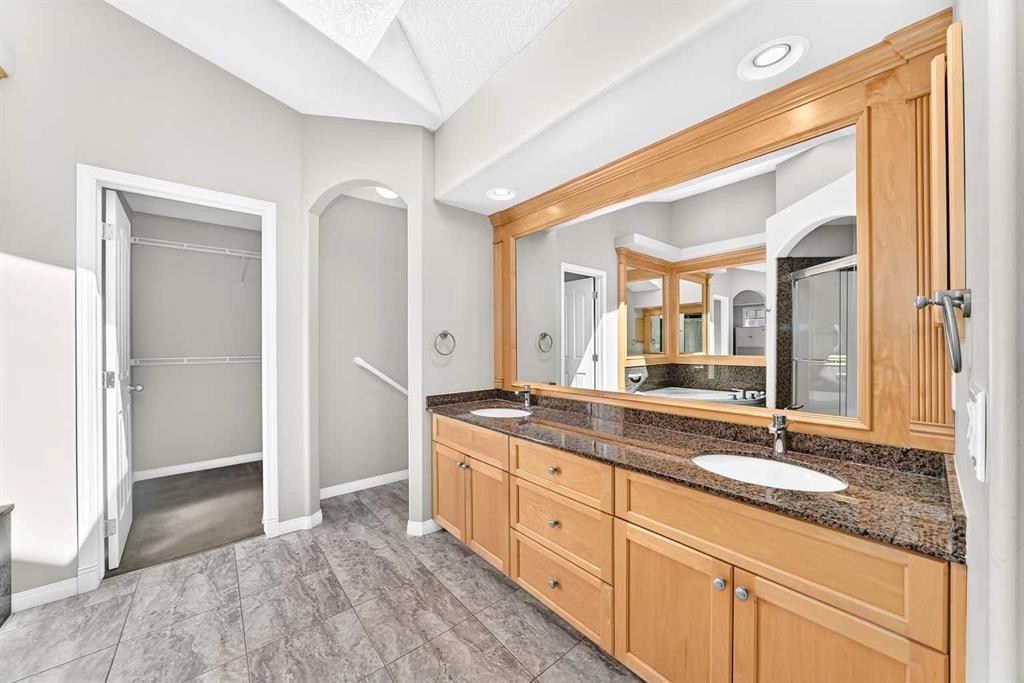 35 Arbour Vista Way Nw, Calgary, AB - Indoor Photo Showing Bathroom