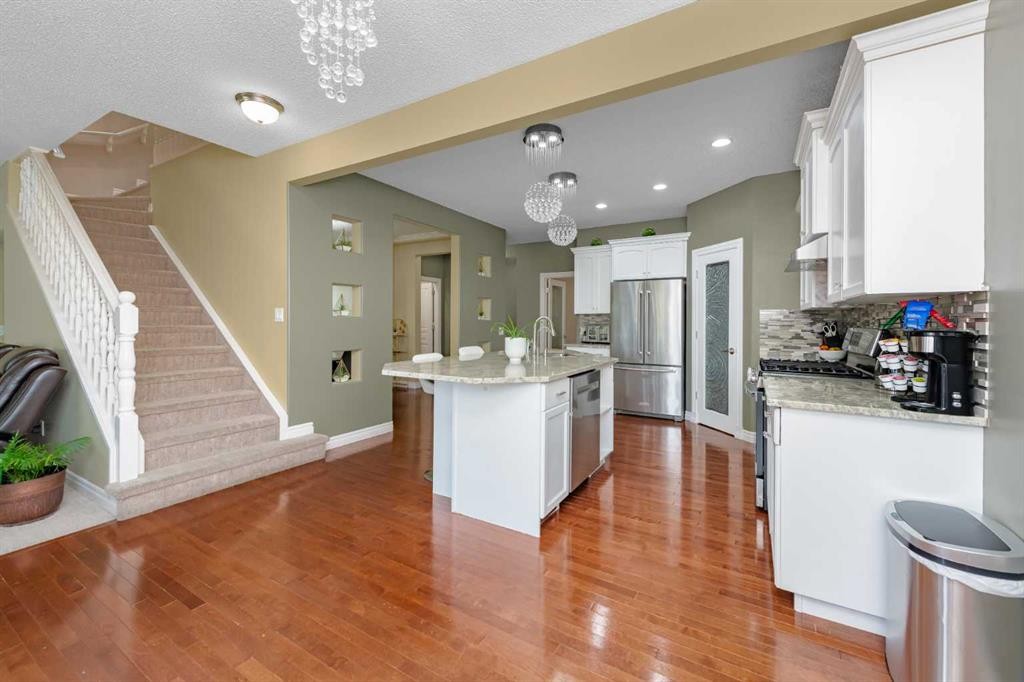 135 Kincora Drive Nw, Calgary, AB - Indoor Photo Showing Kitchen